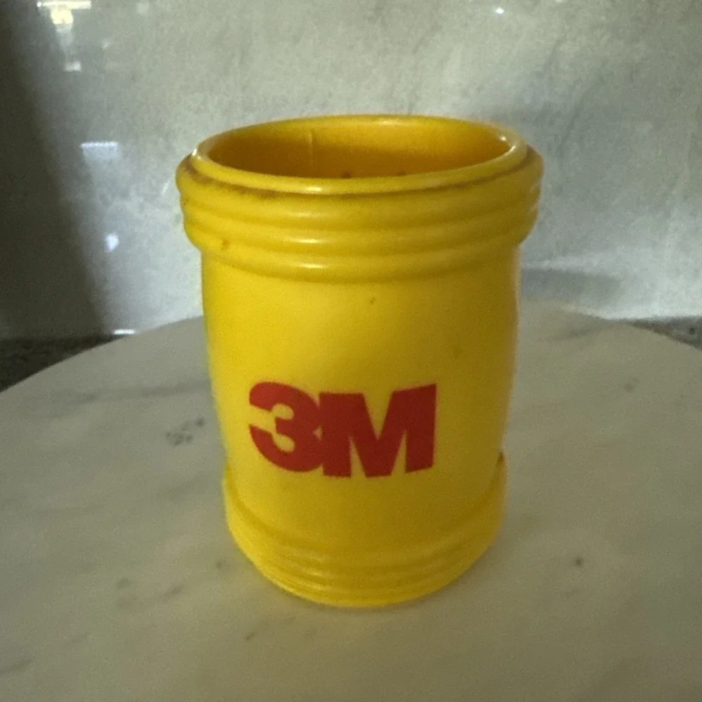 3M Logo Gold Tone Koozie‎ Fridge Magnet Vintage Rare Thick Rubber Plastic